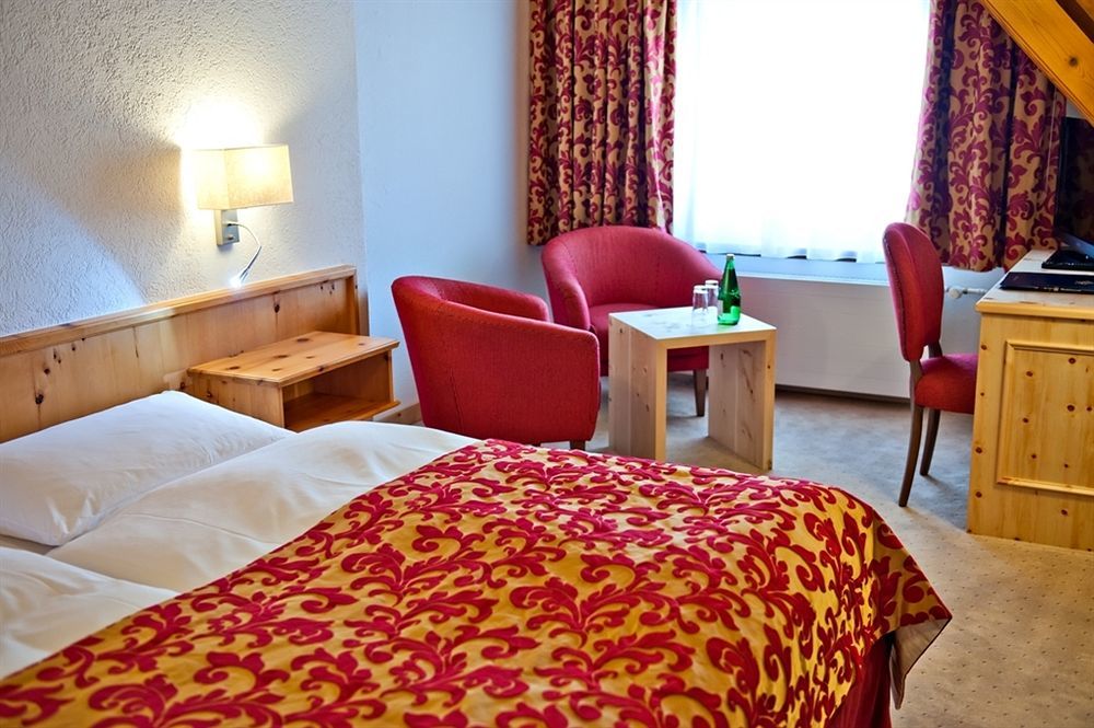 Hotel Engiadina Zuoz Eksteriør bilde